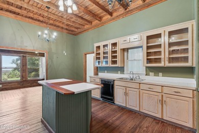 Experience the charm of a truly one-of-a-kind waterfront - photo 17