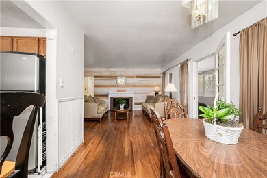 Wonderful mid-century Plaza property situated on a very generous - photo 20