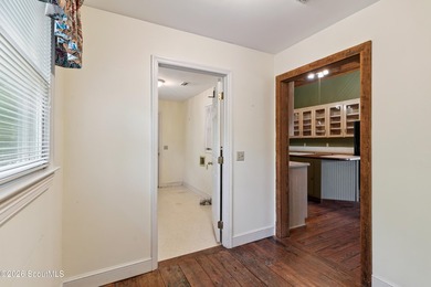 Experience the charm of a truly one-of-a-kind waterfront - photo 21