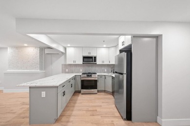 Welcome to this contemporary 19 x 50 ft Two-family townhouse - photo 24