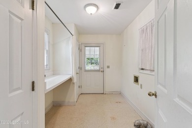 Experience the charm of a truly one-of-a-kind waterfront - photo 26