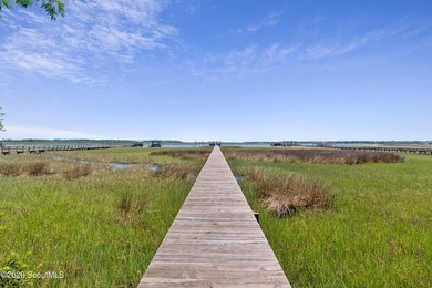 Experience the charm of a truly one-of-a-kind waterfront - photo 34