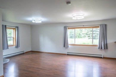 This 3 bedroom, 2 bathroom home right off the Richardson Highway - photo 36