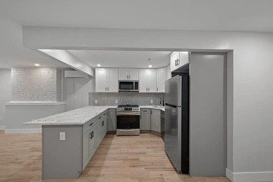 Welcome to this contemporary 19 x 50 ft Two-family townhouse - photo 36