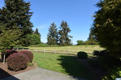 Enjoy low-maintenance living in this beautiful 2-bedroom, 2-bath - photo 48
