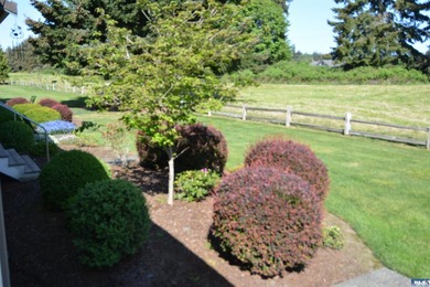 Enjoy low-maintenance living in this beautiful 2-bedroom, 2-bath - photo 49
