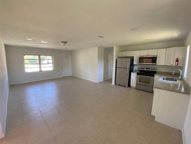 Truly a Northshore Darling! Move right in to this bright - photo 2
