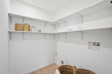 Newly completed after a comprehensive modern transformation - photo 11
