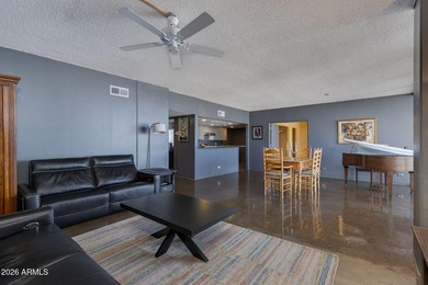 Elevated 16th-floor condo in Executive Towers offering stunning - photo 7