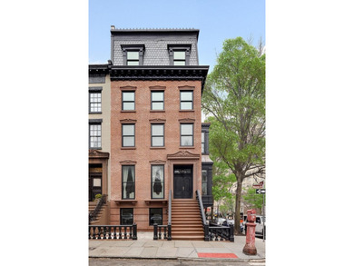 On storybook and historic Monroe Place in Brooklyn Heights - photo 30