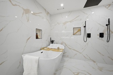 Newly completed after a comprehensive modern transformation - photo 32