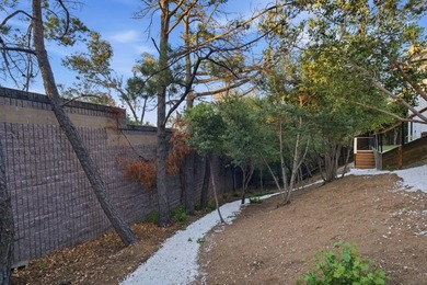 Newly completed after a comprehensive modern transformation - photo 48