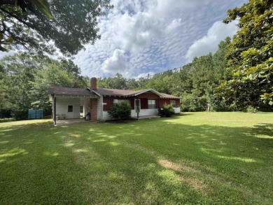 This 4 bedroom 1 bath country home sits on 17.7 acres of - Lake Home Sale Pending in San Augustine, Texas