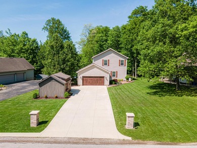 Spectacular, one of a kind Candlewood lakefront home! This - photo 3