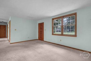 Conveniently located in Garden City, this 3-bedroom, 1-bath home - photo 15