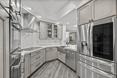 Perfectly located in the heart of West Palm Beach, this stylish - photo 6