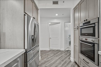 Perfectly located in the heart of West Palm Beach, this stylish - photo 9