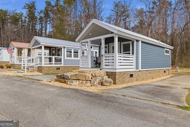Simple living meets modern comfort in this Wayah model tiny home - photo 3
