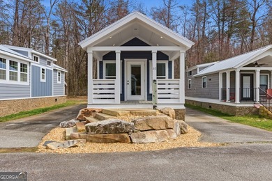 Simple living meets modern comfort in this Wayah model tiny home - photo 4