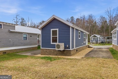 Simple living meets modern comfort in this Wayah model tiny home - photo 5