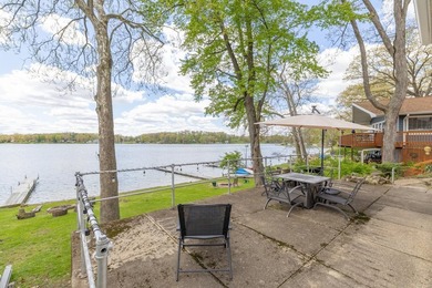 Wake up to water views and end the day around a lakeside fire - photo 25