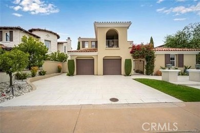 Welcome to a beautifully remodeled and fully furnished - photo 1