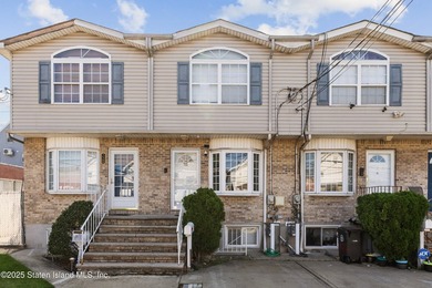 Just bring your paint colors. This recently fully renovated 3 - photo 1