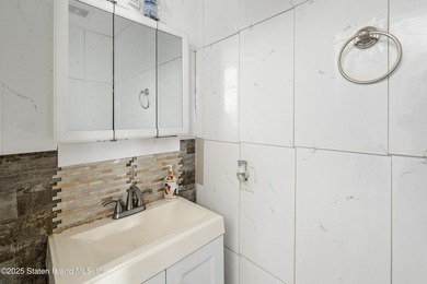 Just bring your paint colors. This recently fully renovated 3 - photo 6