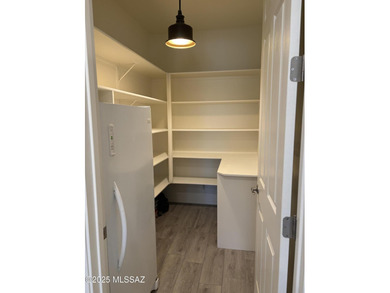 Beautiful Single story, 3 bedrooms 2.5 bath w/Den 2300 sq. ft