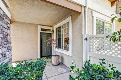 Huge price drop on a move-in ready Home!! End Corner 3 BR/ 2.5 - photo 3