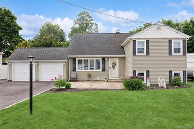 Welcome to this beautifully maintained 3 bedroom, 2 bathroom - photo 1