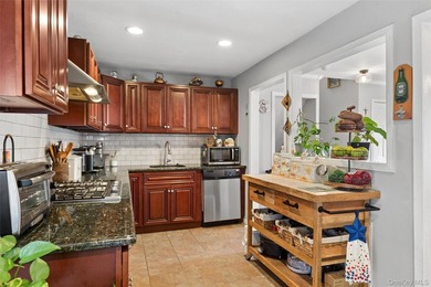 Welcome to this beautifully maintained 3 bedroom, 2 bathroom - photo 8