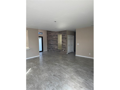 Welcome home to this lightly lived in 3 Bedroom, 2 Bathroom, 2 - photo 5