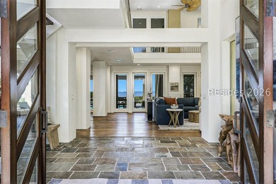 Truly an iconic landmark residence along the shores of the Port - photo 13