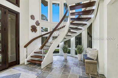 Truly an iconic landmark residence along the shores of the Port - photo 15