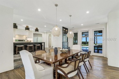 Truly an iconic landmark residence along the shores of the Port - photo 21