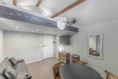 Just 20 minutes to Zion NP! This licensed, successful short-term