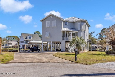 Lovely 3 bedroom, 3 bath waterfront property in Timber Ridge - photo 2