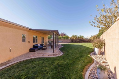 Just 20 minutes to Zion NP! This licensed, successful short-term