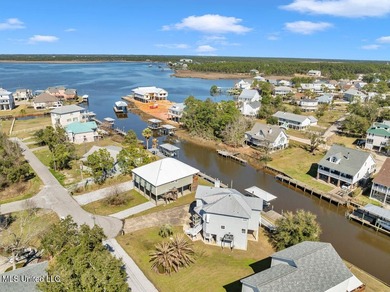 Lovely 3 bedroom, 3 bath waterfront property in Timber Ridge - photo 7