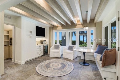 Truly an iconic landmark residence along the shores of the Port - photo 29
