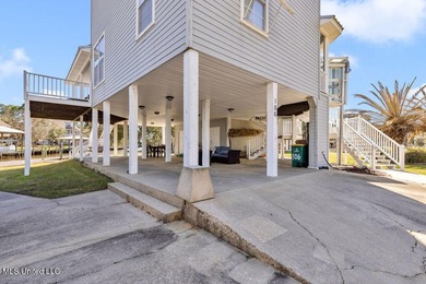 Lovely 3 bedroom, 3 bath waterfront property in Timber Ridge - photo 10