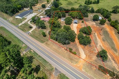Welcome to your East Texas retreat! This well-maintained 2019 - photo 3