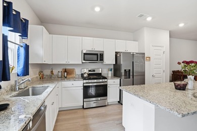 Welcome to Willow Bend! This 3 bedroom, 2.5 townhome is the - photo 6