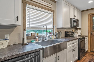 Welcome to your East Texas retreat! This well-maintained 2019 - photo 8