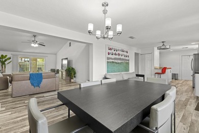 Fully renovated WPB pool home - gutted to the studs in 2017 - photo 6