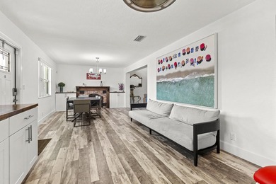 Fully renovated WPB pool home - gutted to the studs in 2017 - photo 10
