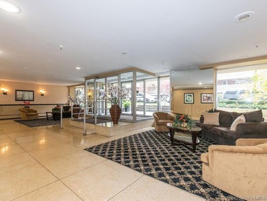 LARGE JR-4 CONVERTED TO A TRUE 2 BEDROOM! LOCATED IN THE HEART - photo 2