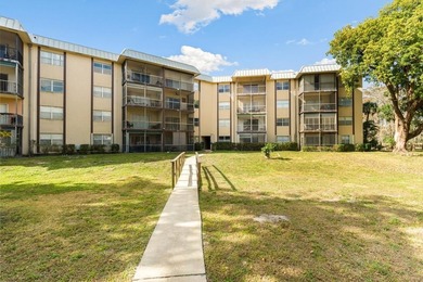 Bright 3/2 corner condo offering golf course living in Inverrary - photo 30