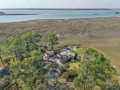 A Rare Point Comfort Peninsula Property. Tucked away on one of - photo 1